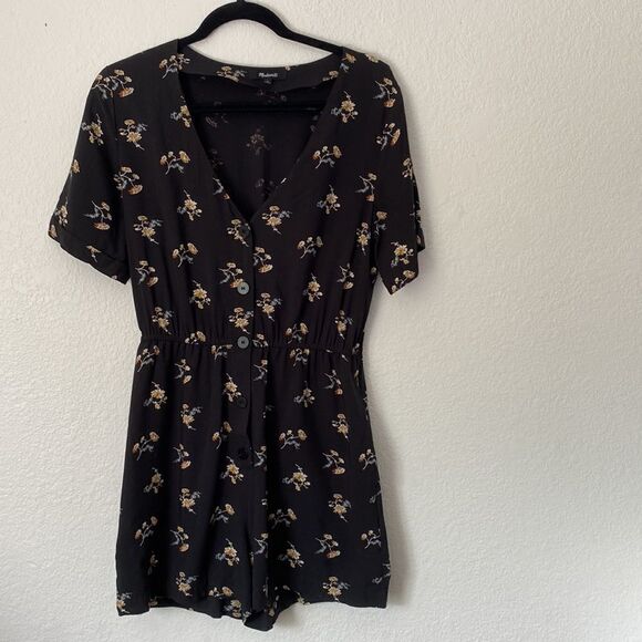 Madewell Button-Front Day Romper in Daisies - Picture 3 of 5